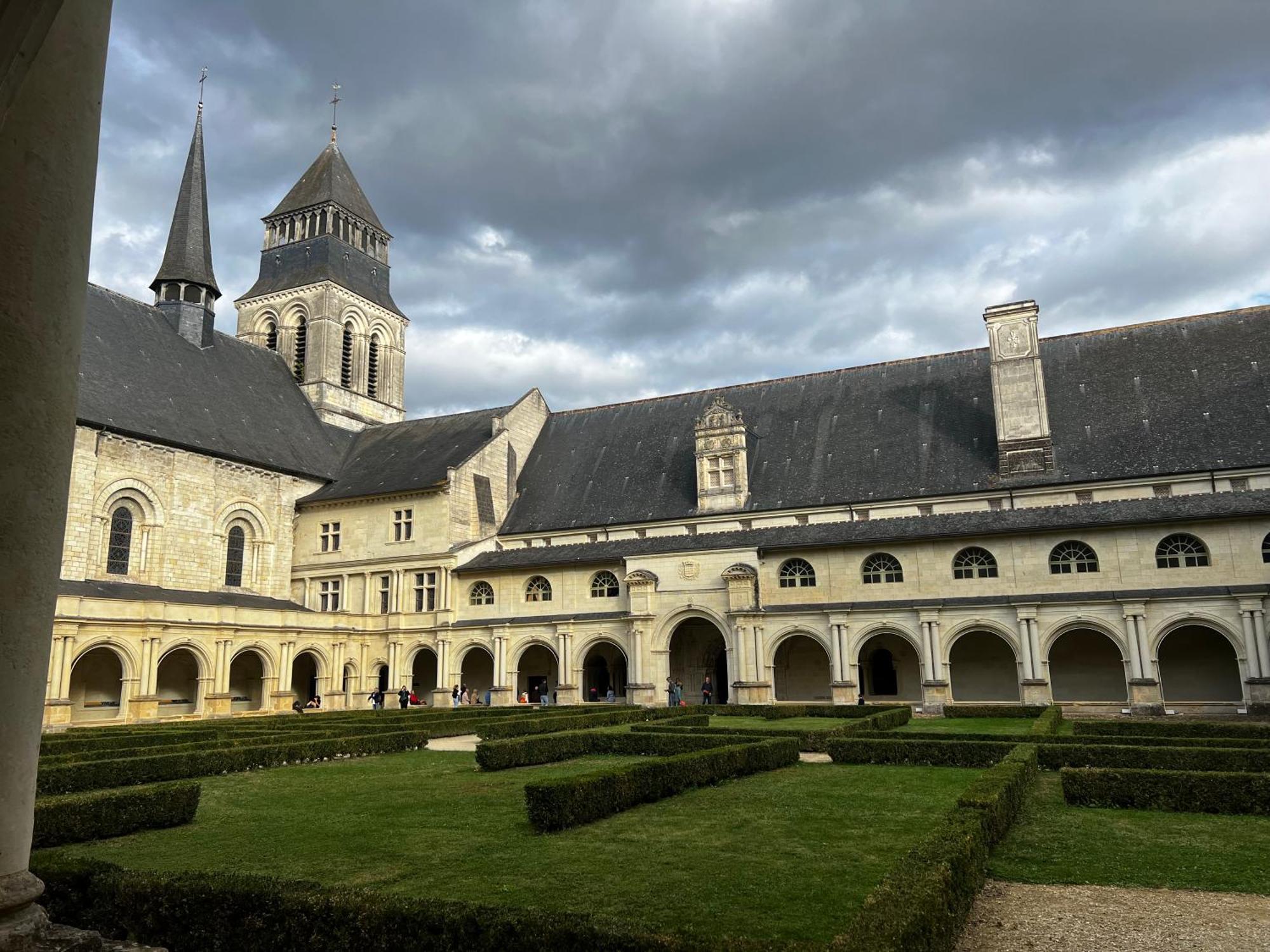 Le Chateau De Leugny Oiron Eksteriør billede